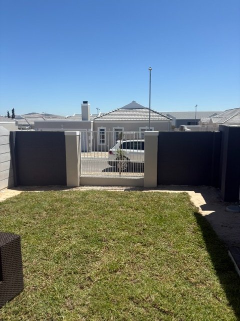To Let 3 Bedroom Property for Rent in Pinehurst Western Cape